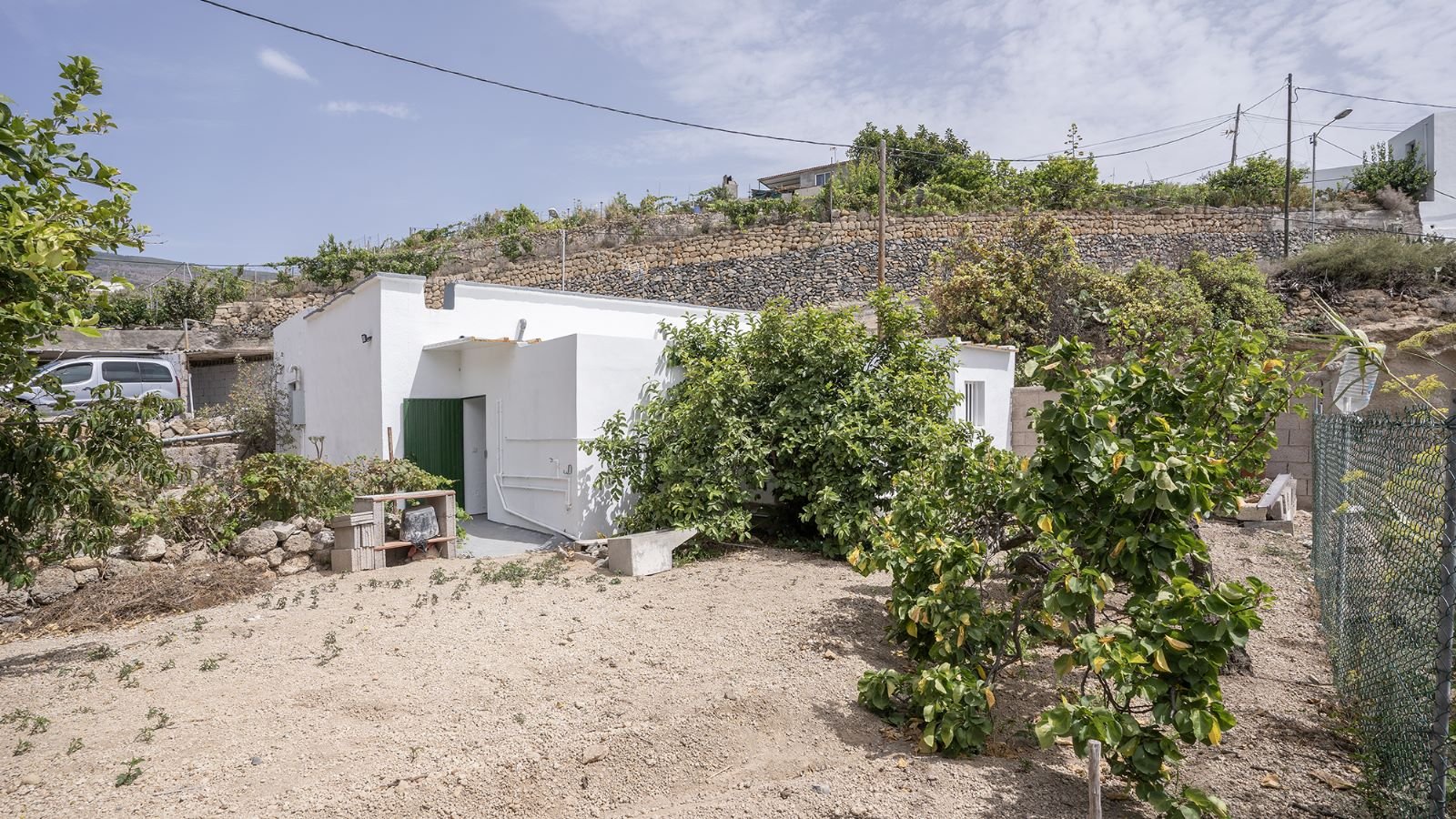Frente de casa en el campo